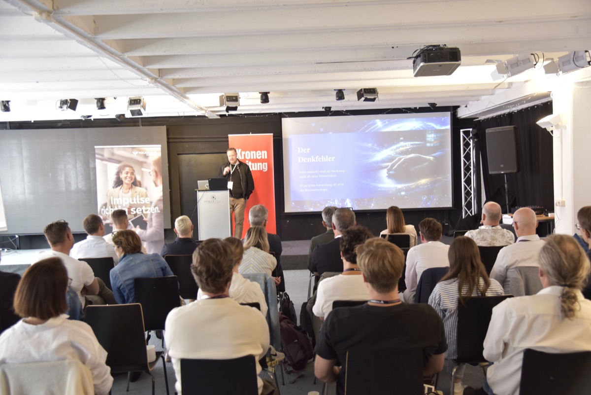 Publikum beim Keynote-Vortrag · KI.Macht:Zukunft 2026